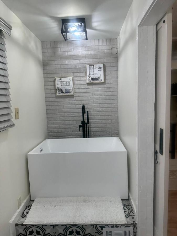 Cheerful, Cozy Spa Restful Place Parsons エクステリア 写真